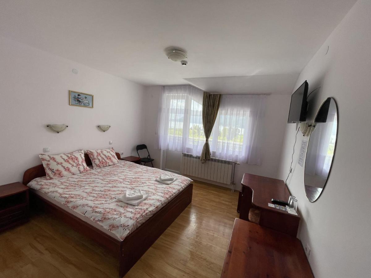 סרניצה Family Hotel Panorama מראה חיצוני תמונה