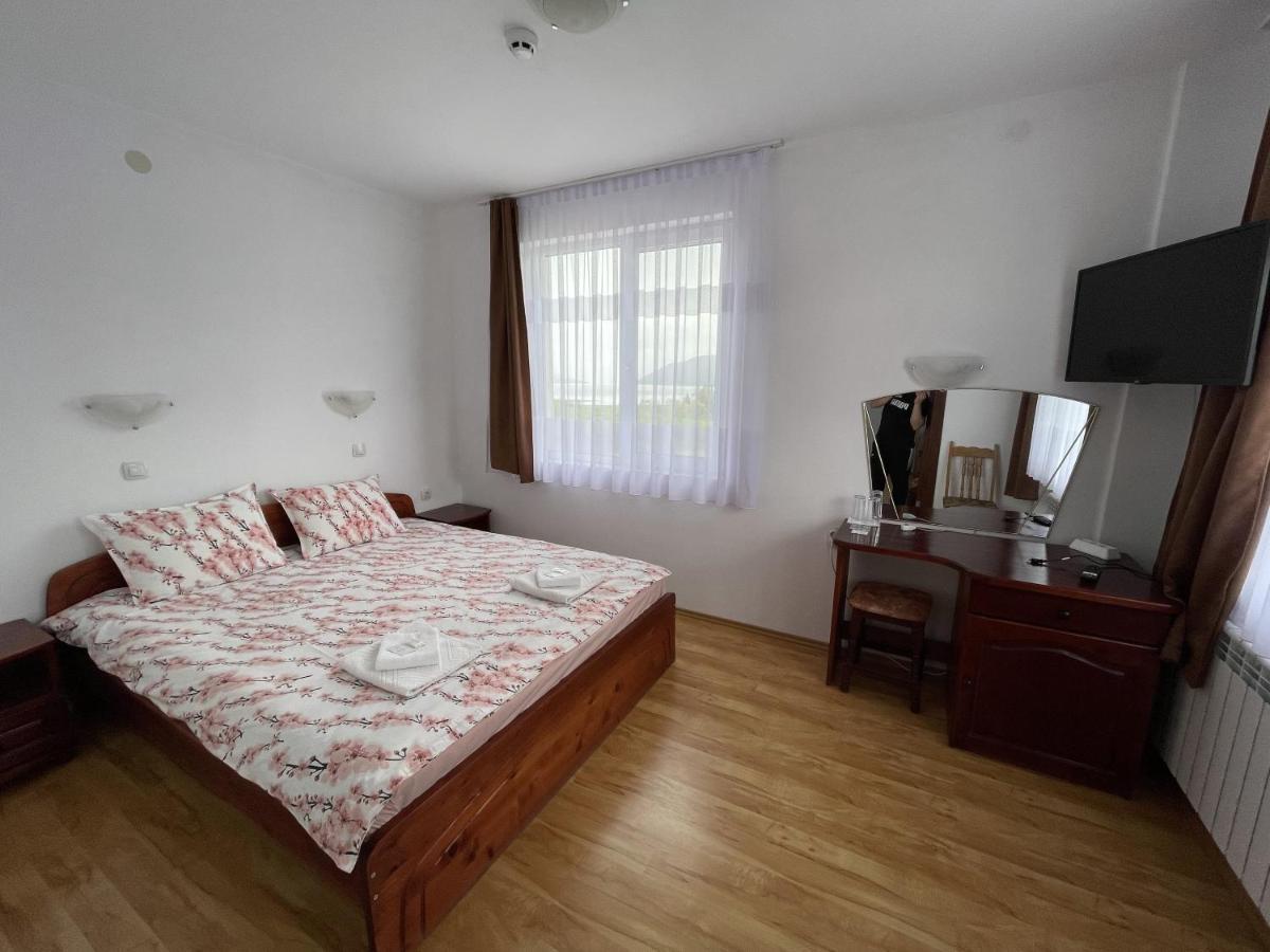 סרניצה Family Hotel Panorama מראה חיצוני תמונה